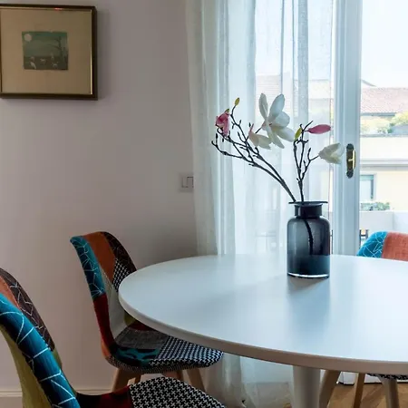Joivy Lovely Flat For 2 On Quiet Street Near Centre Апартаменты *