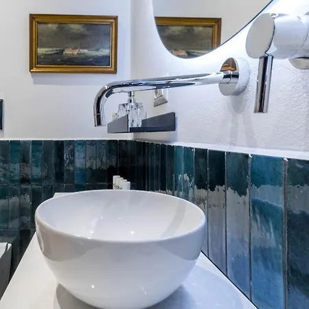 Апартаменты Joivy Lovely Flat For 2 On Quiet Street Near Centre