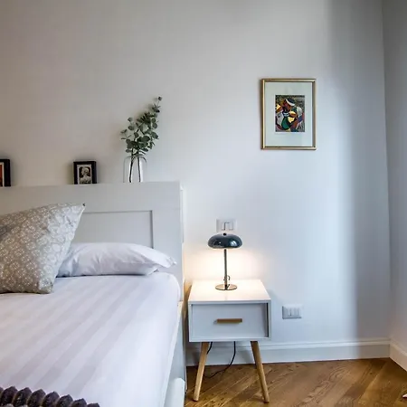 Joivy Lovely Flat For 2 On Quiet Street Near Centre *