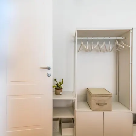 Апартаменты Joivy Lovely Flat For 2 On Quiet Street Near Centre